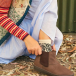 Bota flex con elestico a los costados parta su practica postura en color choco