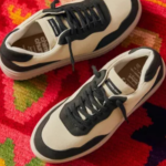 Comprá las Sneakers ByN Cream en Estancias Wear. El diseño urbano más buscado: cómodas, cancheras y versátiles. ¡Envíos a todo el país!