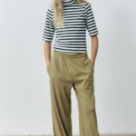 Pantalón Bouwer de Estancias en color verde oliva, corte wide leg con cintura elástica y bolsillos laterales