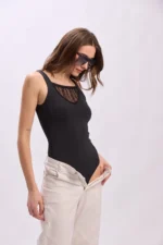 Body Cristal negro con espalda de encaje de Vanesa Petris